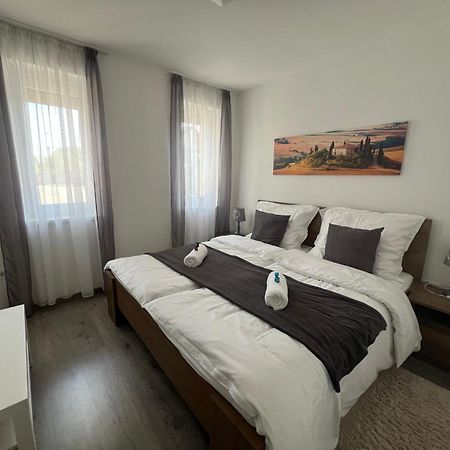Sophia Apartman Goedoello Εξωτερικό φωτογραφία
