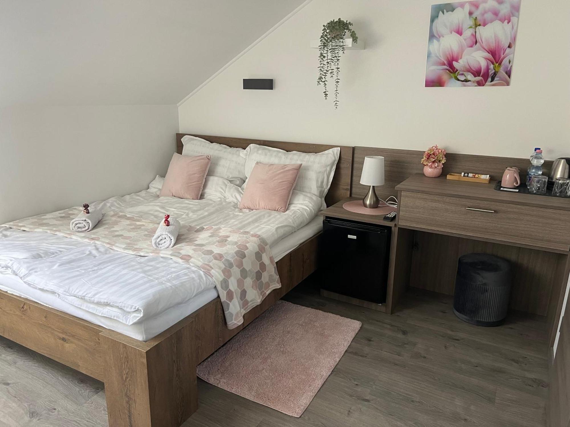 Sophia Apartman Goedoello Εξωτερικό φωτογραφία