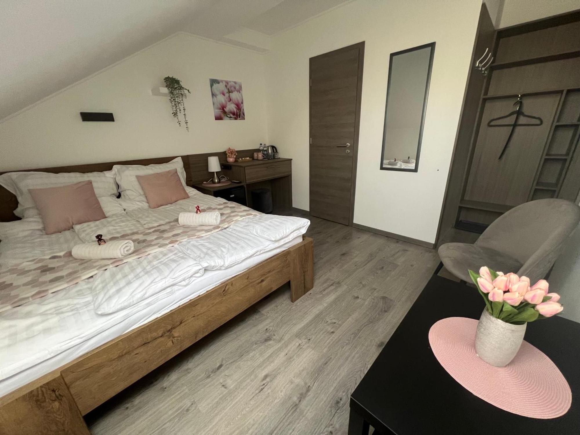 Sophia Apartman Goedoello Εξωτερικό φωτογραφία