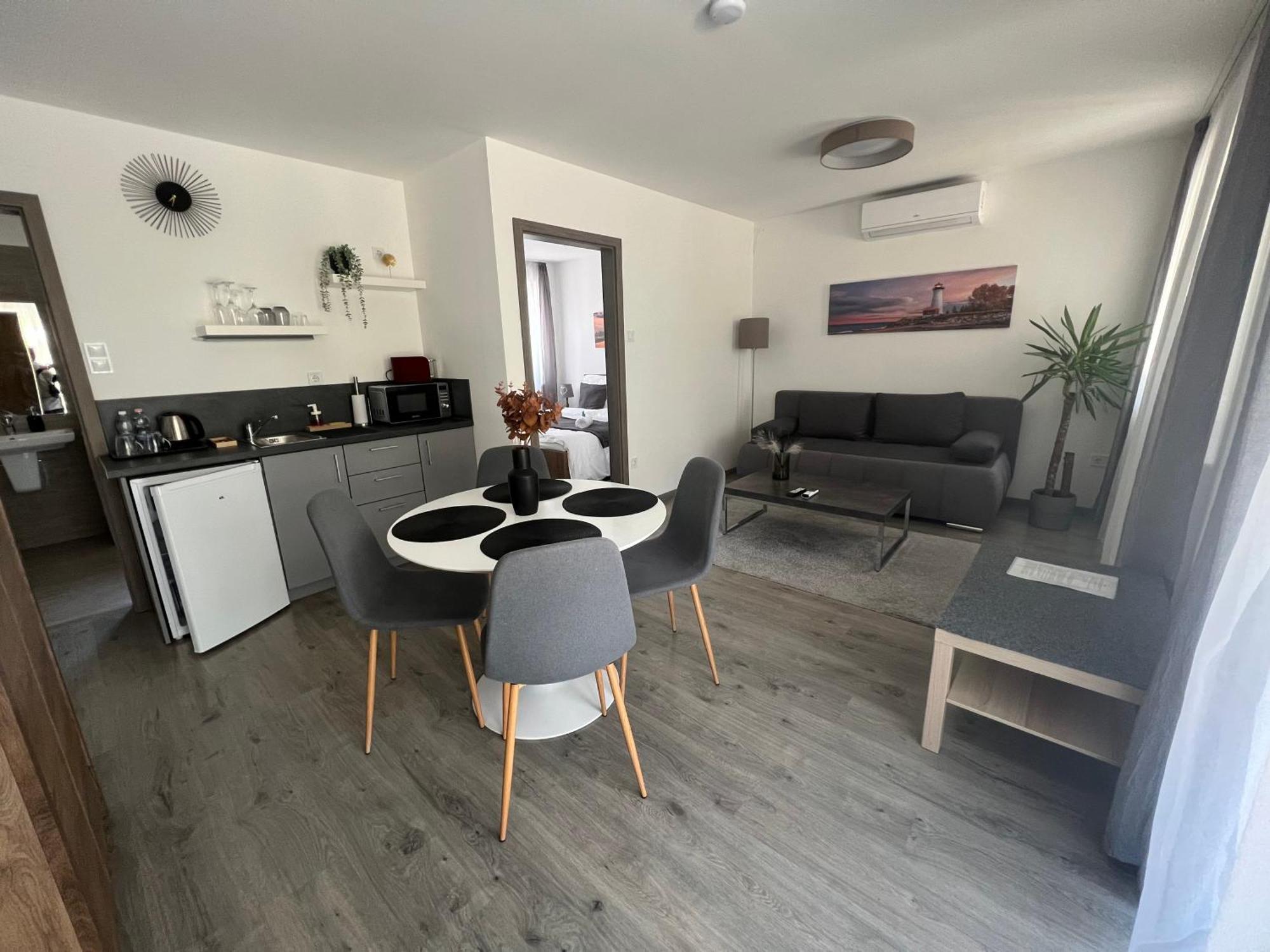 Sophia Apartman Goedoello Εξωτερικό φωτογραφία
